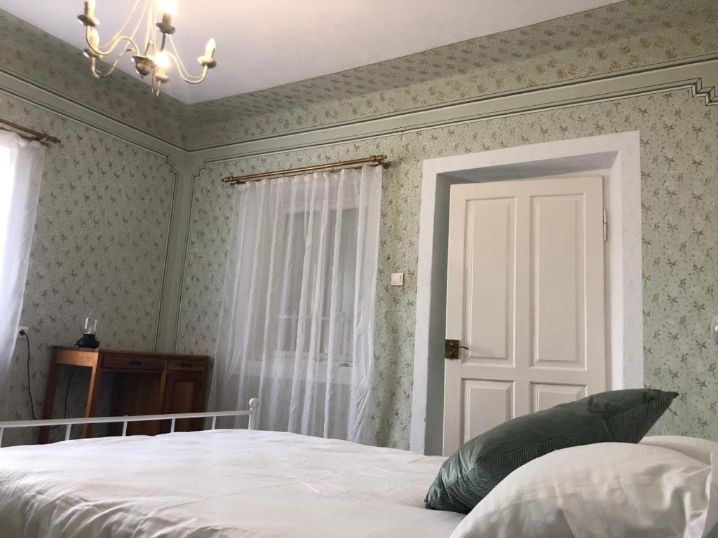 Texas House Guest House Novaci-Straini Luaran gambar